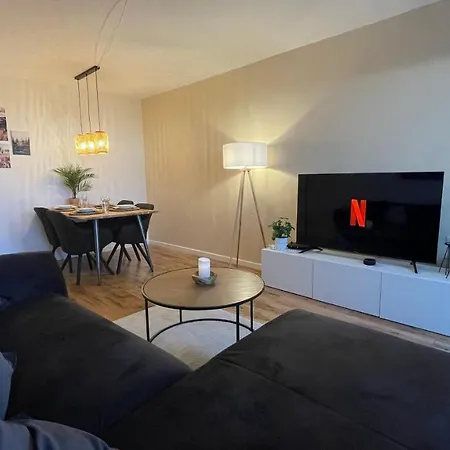 Moderne 2-zimmer-wohnung Mit Atemberaubender Skyline Aussicht Auf Frankfurt L Parkplatz L Netflix L Kueche * 施泰恩巴赫陶努斯