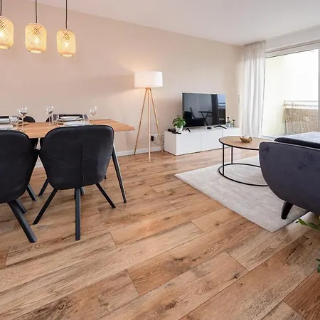Moderne 2-zimmer-wohnung Mit Atemberaubender Skyline Aussicht Auf Frankfurt L Parkplatz L Netflix L Kueche *