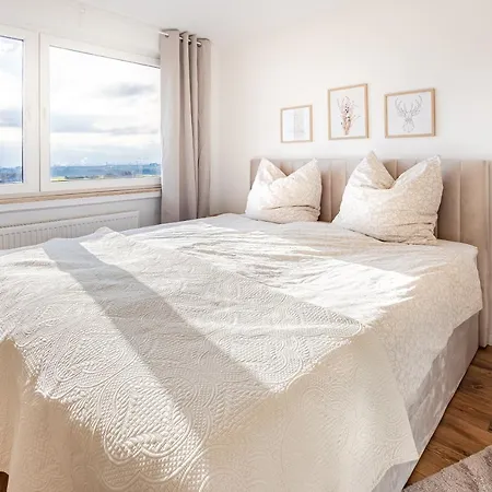 Moderne 2-zimmer-wohnung Mit Atemberaubender Skyline Aussicht Auf Frankfurt L Parkplatz L Netflix L Kueche * 施泰恩巴赫陶努斯