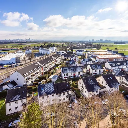 Moderne 2-zimmer-wohnung Mit Atemberaubender Skyline Aussicht Auf Frankfurt! *
