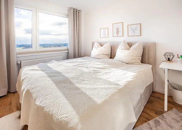 Moderne 2-zimmer-wohnung Mit Atemberaubender Skyline Aussicht Auf Frankfurt! * Штайнбах-ам-Таунус